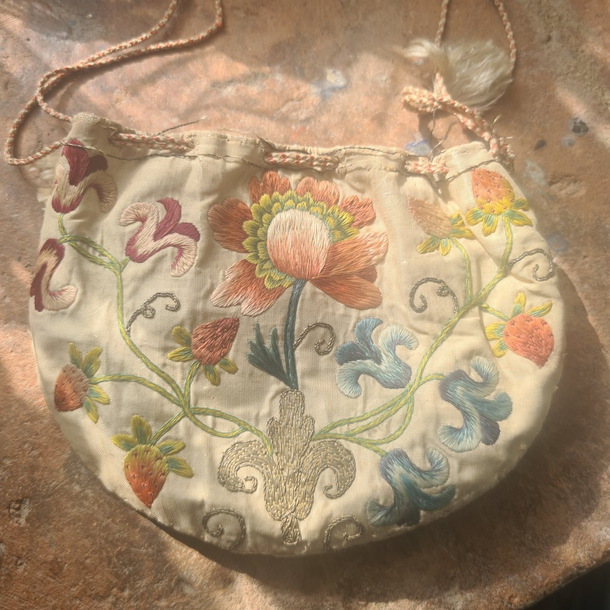 Small Embroidered Purse 18th Century-photo-2
