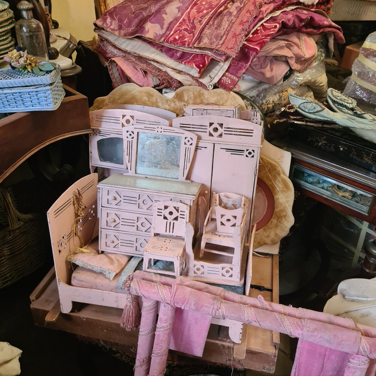 Wooden Dollhouse-photo-4