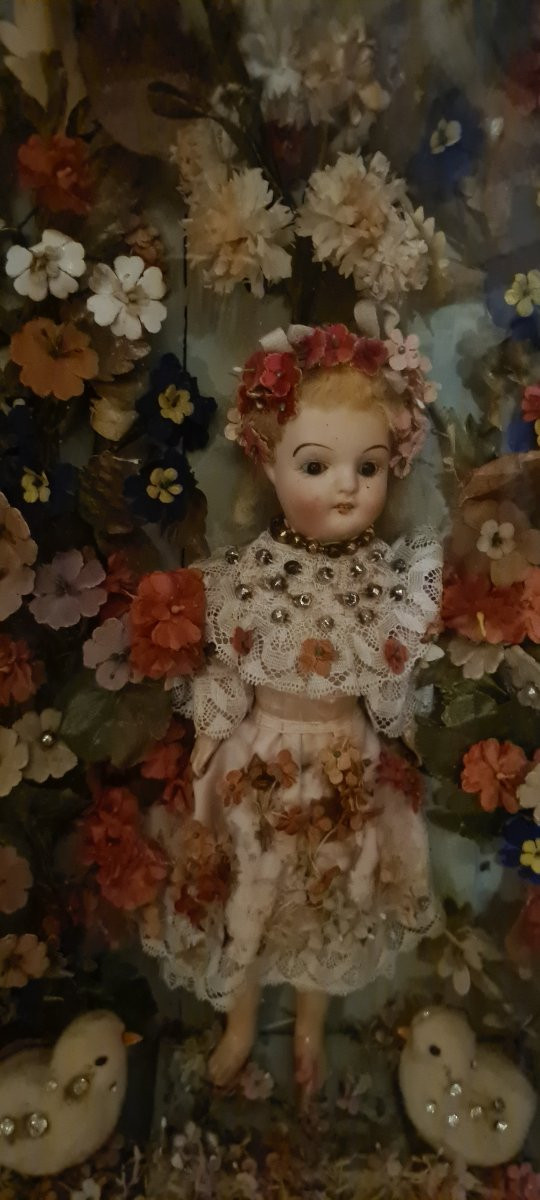 Conent Work With A Built-in Doll With Flowers-photo-4