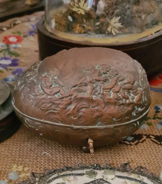 Boîte oeuf en bronze