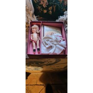 La Poupée Couturière