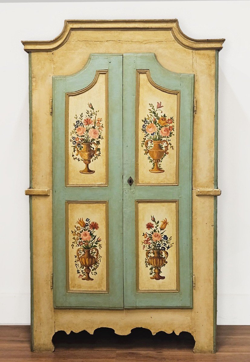 Piedmontese Lacquered Wardrobe - Mid 18th Century