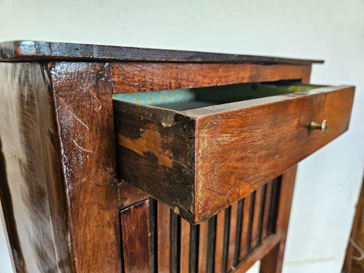 Paire de tables de chevet en noyer – début XIXᵉ siècle-photo-3