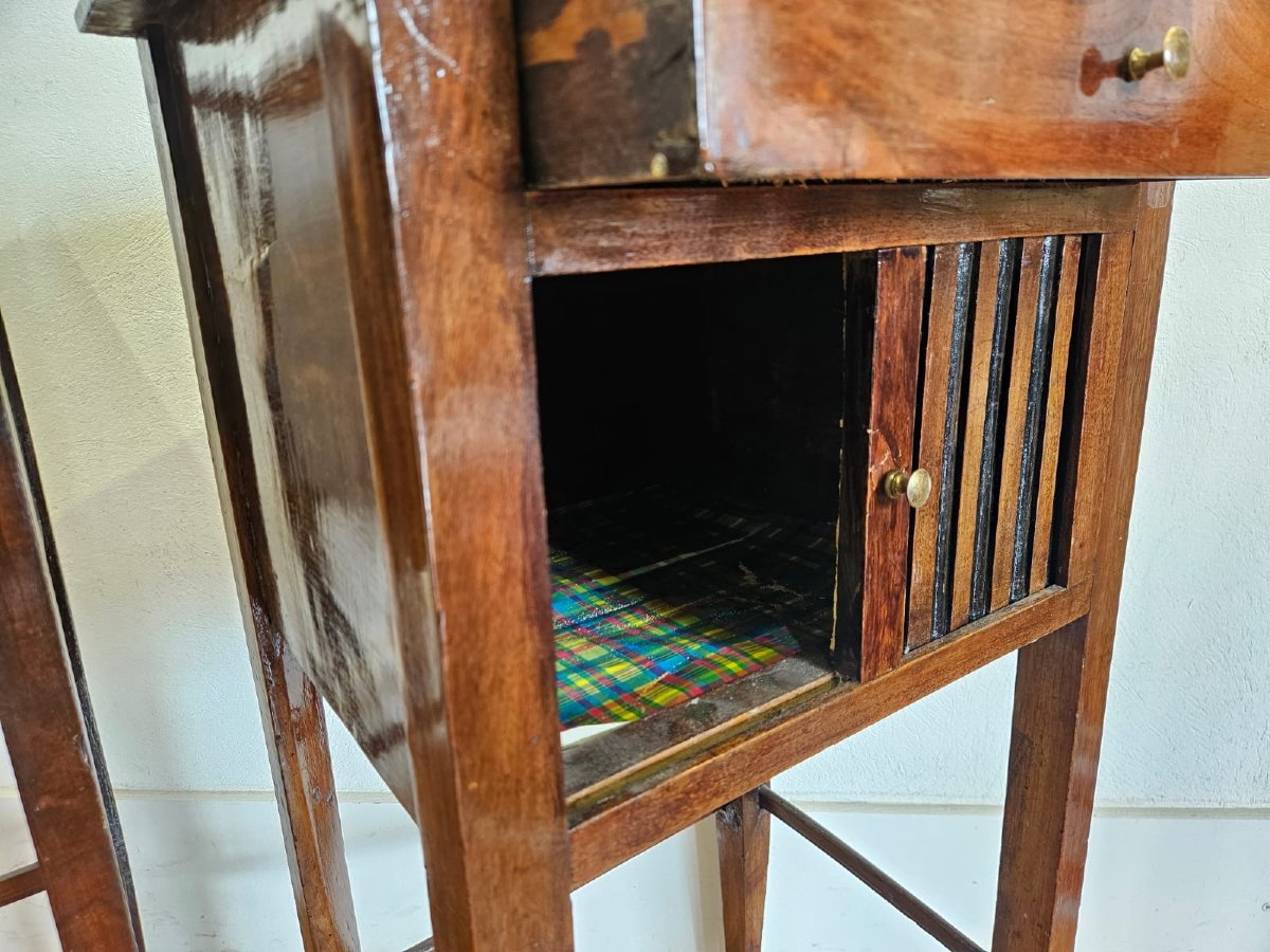 Paire de tables de chevet en noyer – début XIXᵉ siècle-photo-4