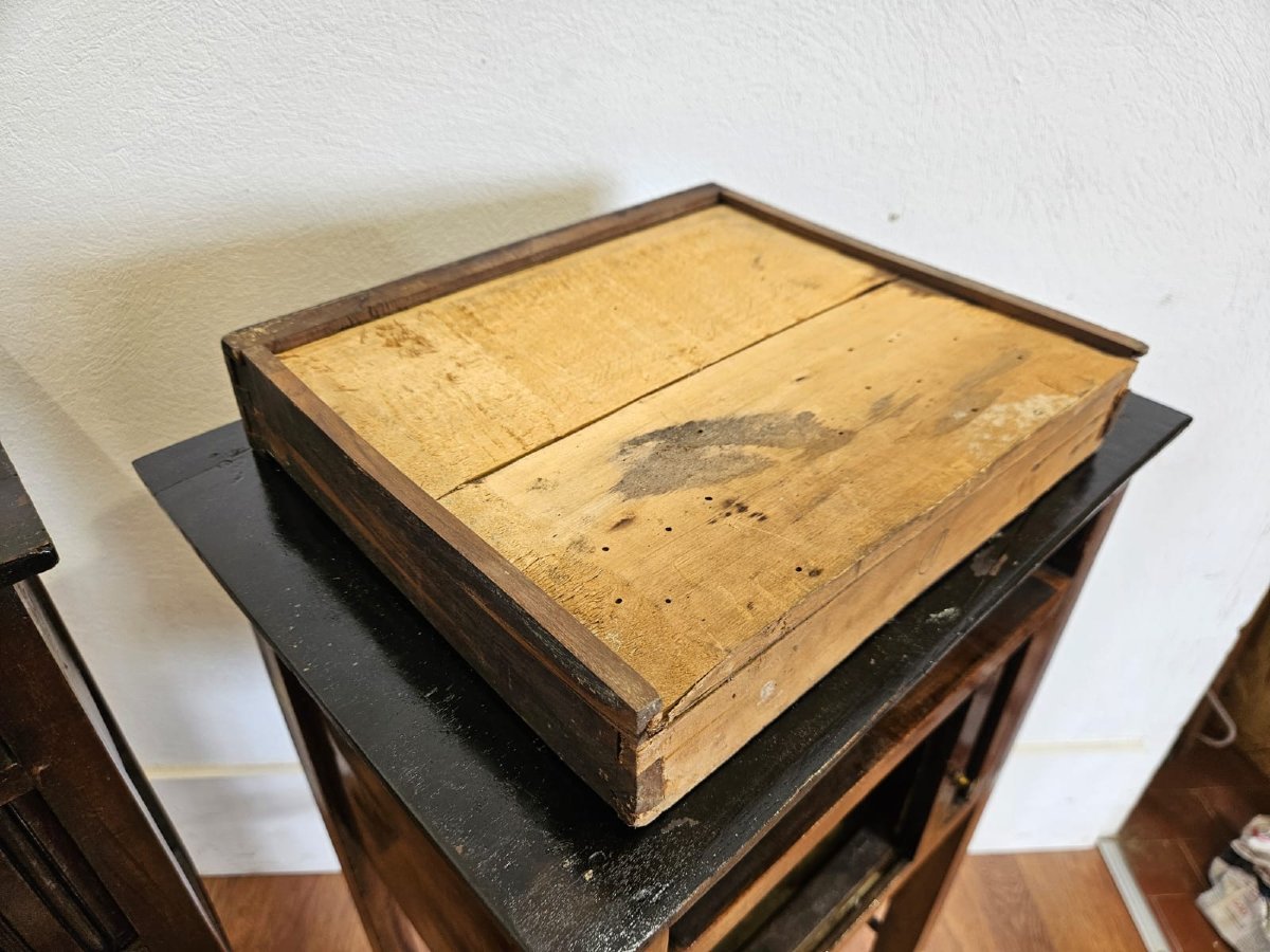 Paire de tables de chevet en noyer – début XIXᵉ siècle-photo-1