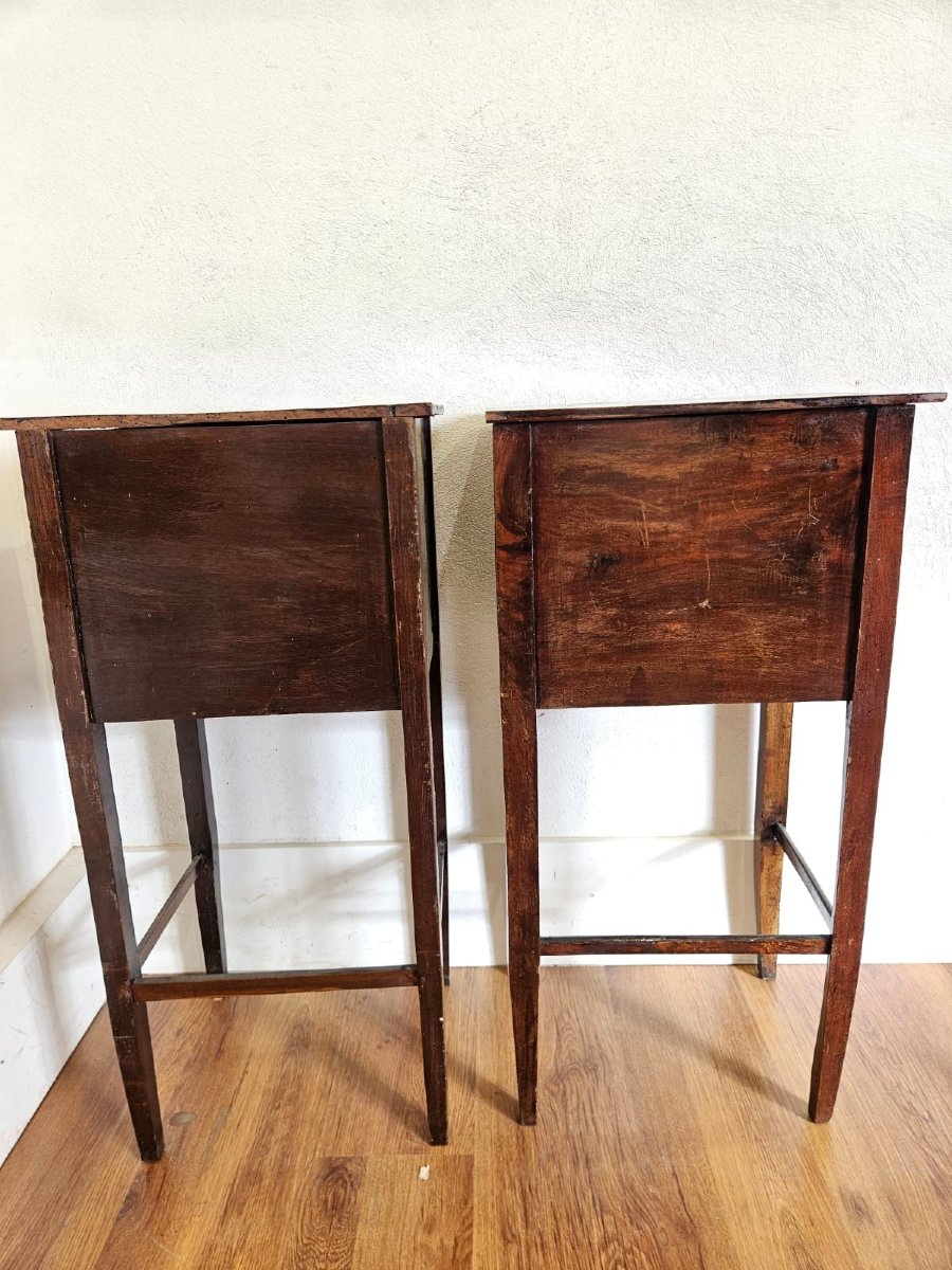 Paire de tables de chevet en noyer – début XIXᵉ siècle-photo-5