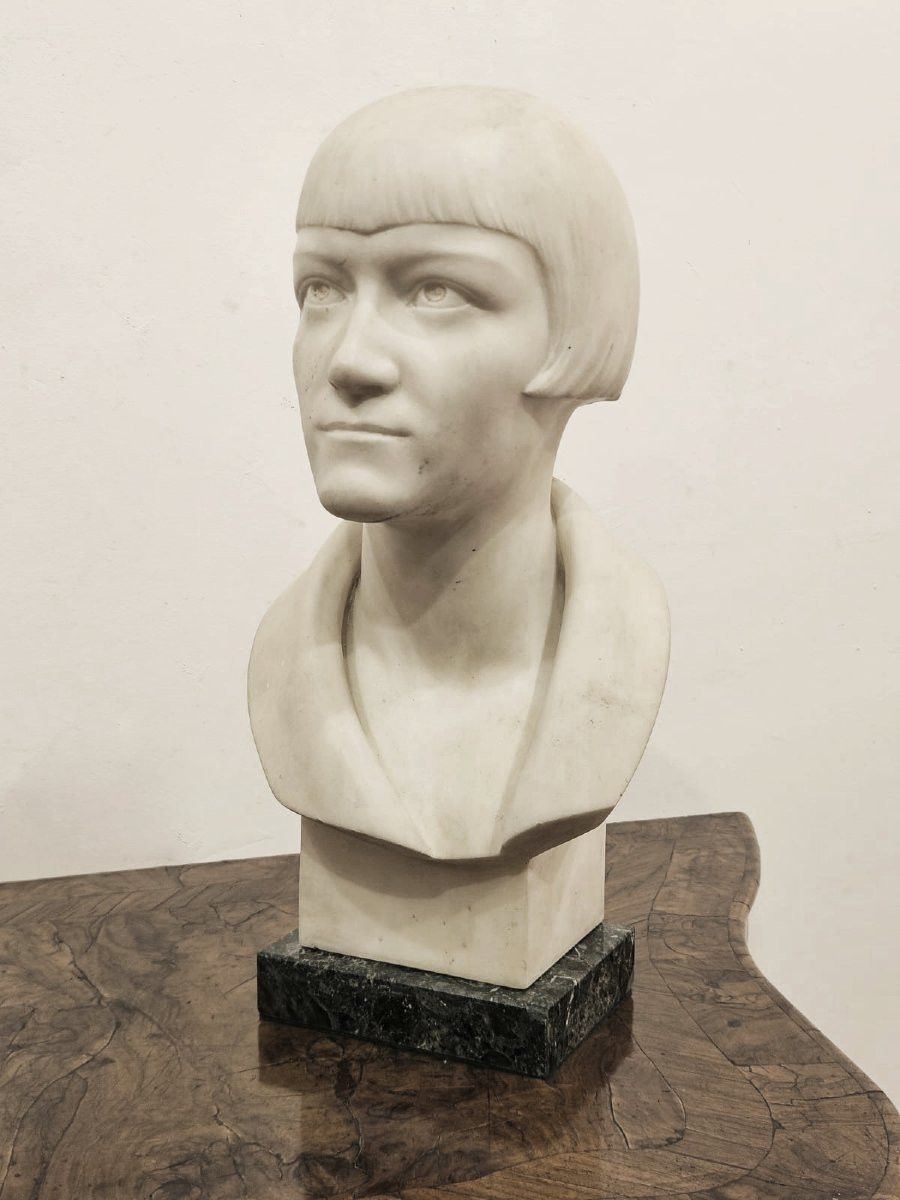 Female Marble Bust – Italy, Period 1920–1930-photo-4