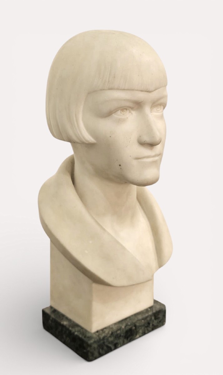 Female Marble Bust – Italy, Period 1920–1930
