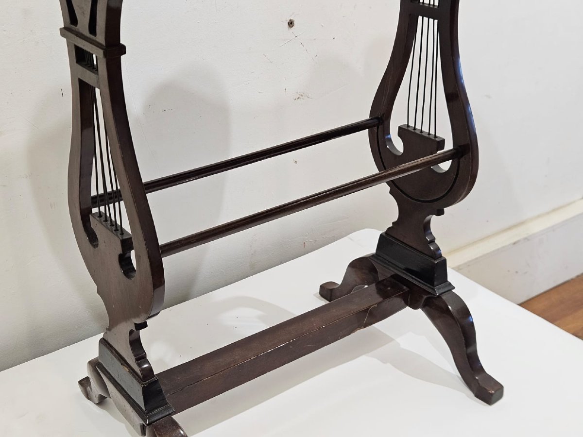 Kidney-shaped Veneered And Inlaid Table – 18th Century-photo-3