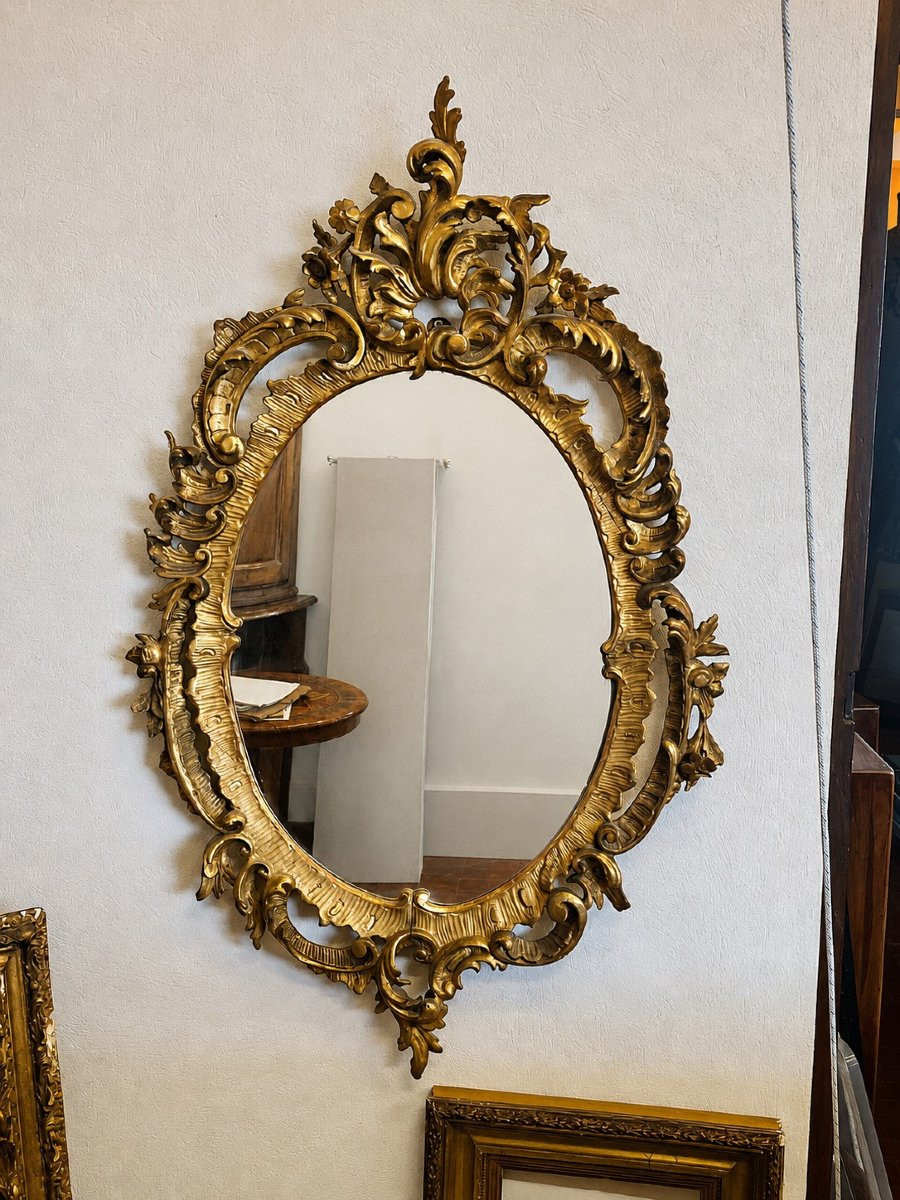 Miroir ovale en bois sculpté et doré à la feuille – XIXe siècle-photo-2