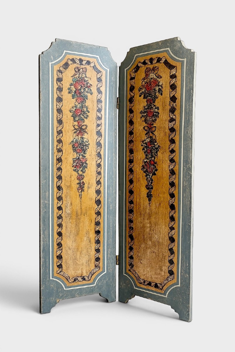 Lacquered Wooden Screen Featuring Original 18th-century Elements