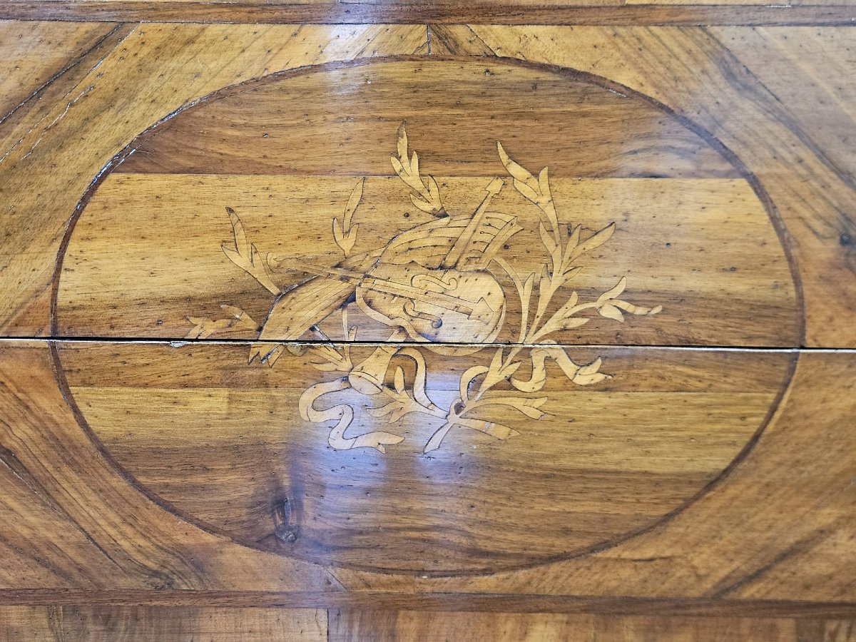 Commode plaquée et marquetée de la fin du XIXe siècle-photo-1