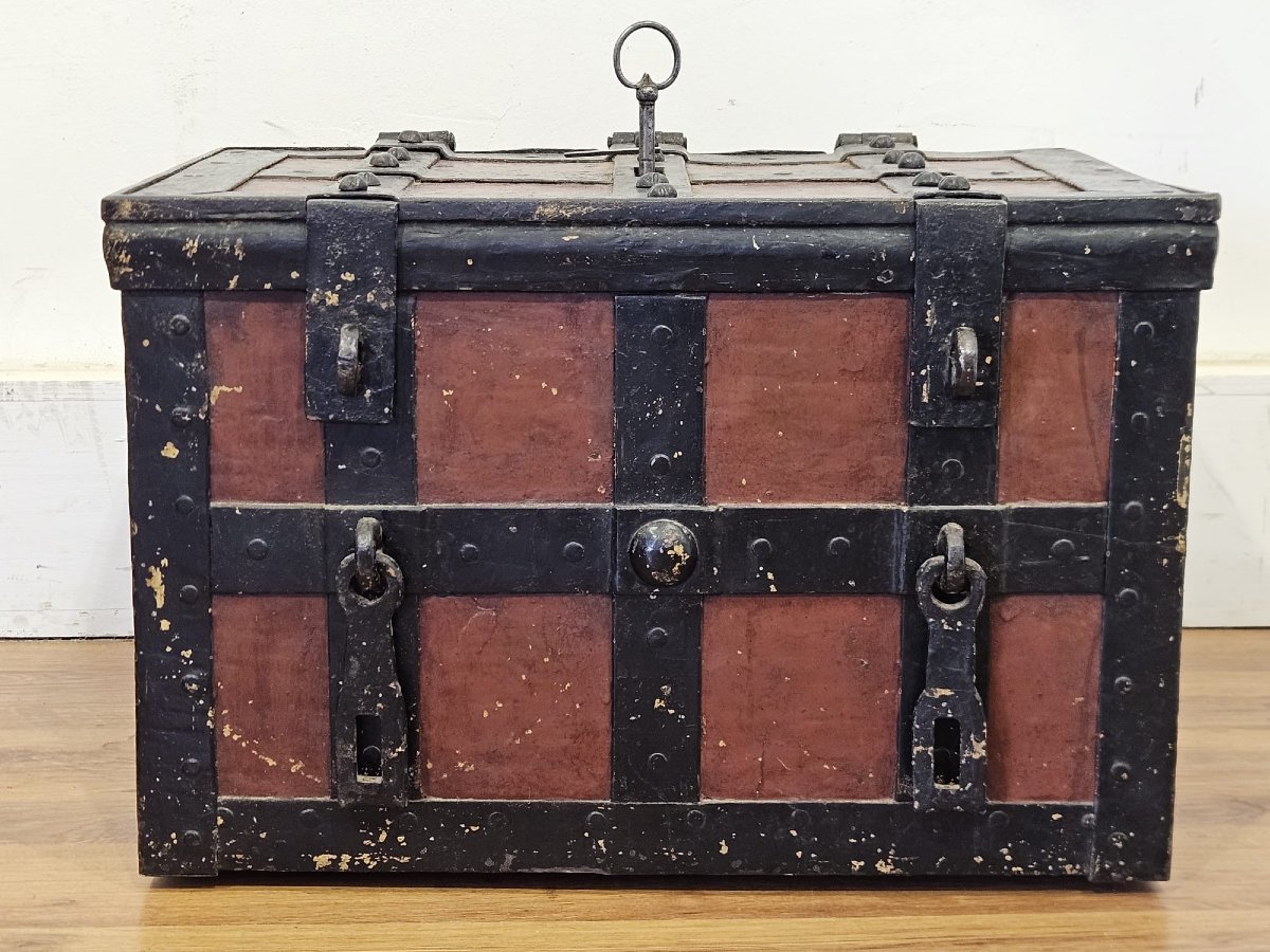 Antique German Chest From The 18th Century-photo-2