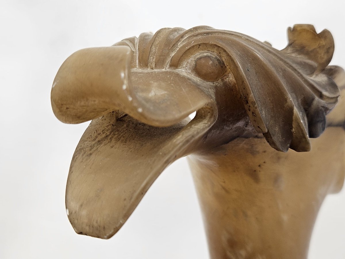 Paire de vases décoratifs en albâtre sculpté – Fin du XIXe / début du XXe siècle-photo-2