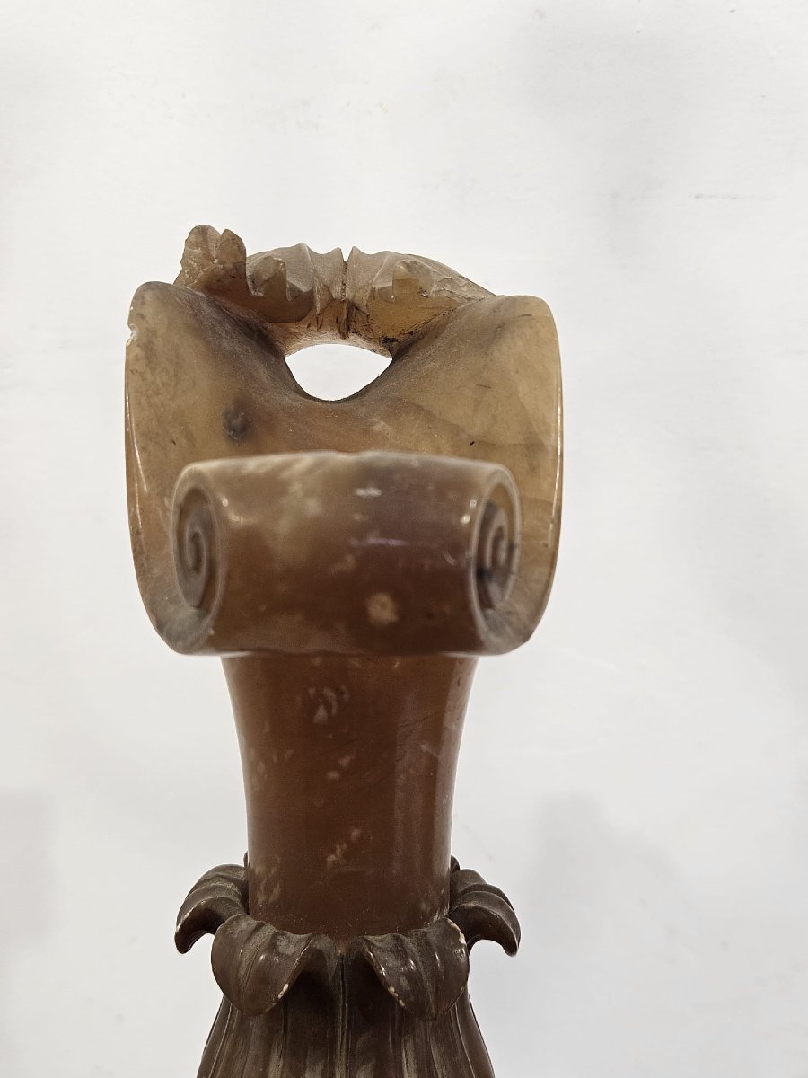 Paire de vases décoratifs en albâtre sculpté – Fin du XIXe / début du XXe siècle-photo-1