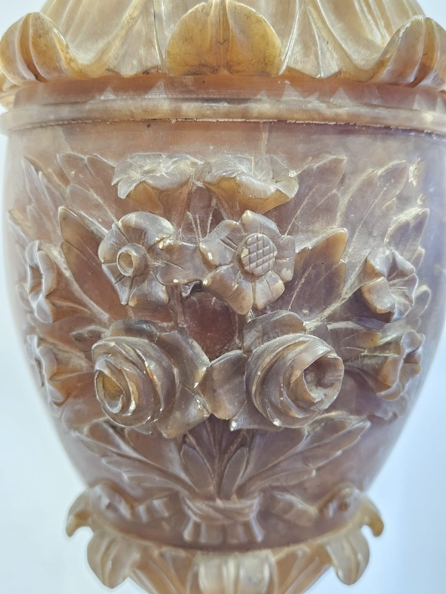 Paire de vases décoratifs en albâtre sculpté – Fin du XIXe / début du XXe siècle-photo-5
