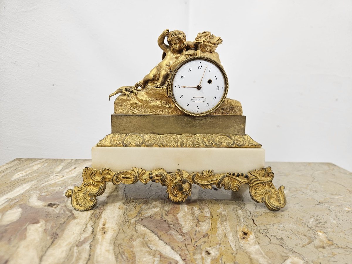 Pendule de table en marbre blanc et bronze doré – début du XIXe siècle-photo-6