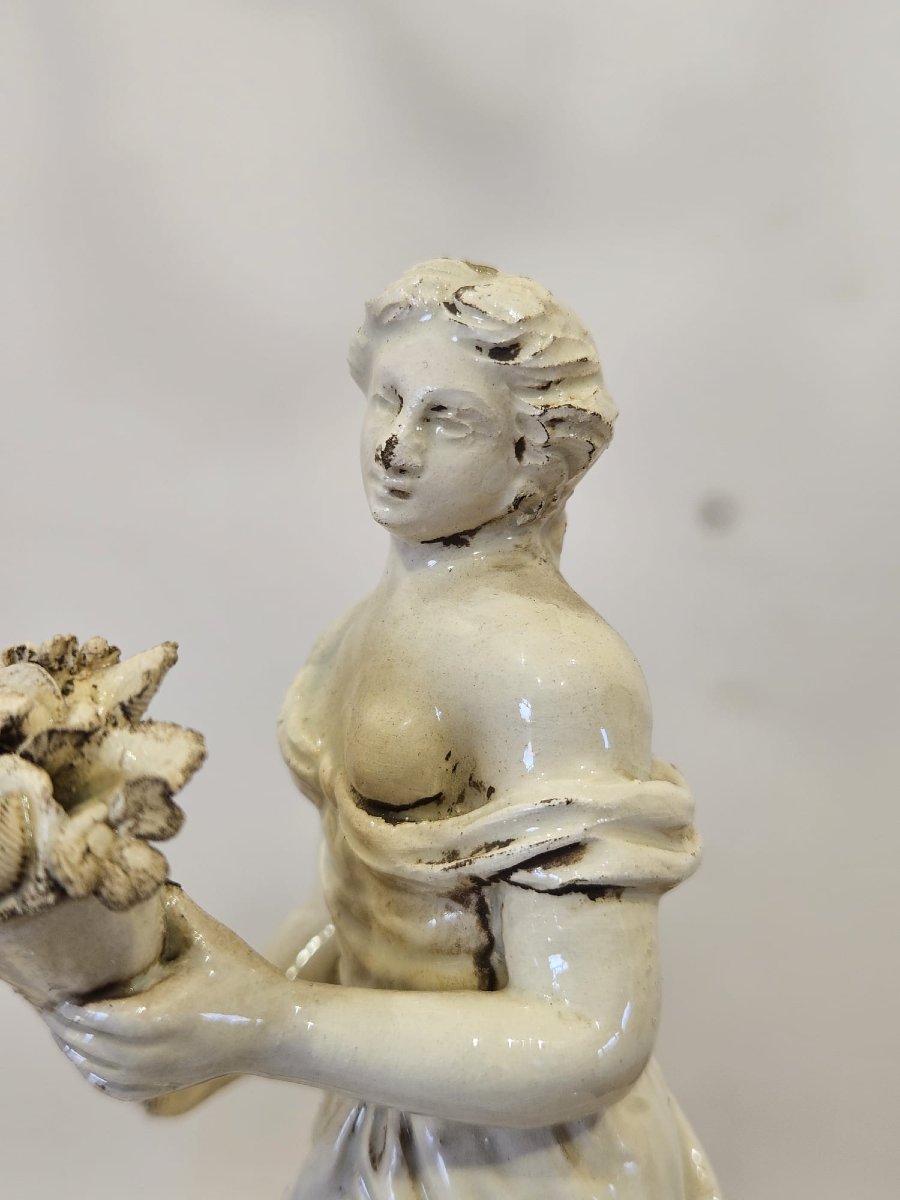 White Glazed Ceramic Vase With A Female Figure – First Half Of The 19th Century-photo-4