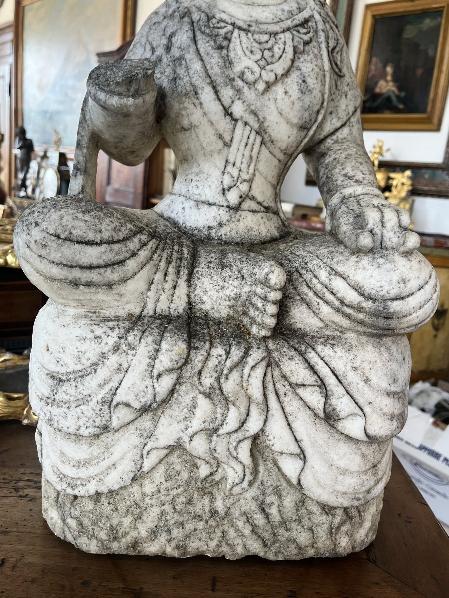 Sculpture en marbre blanc représentant Guanyin – Première moitié du XXe siècle-photo-4