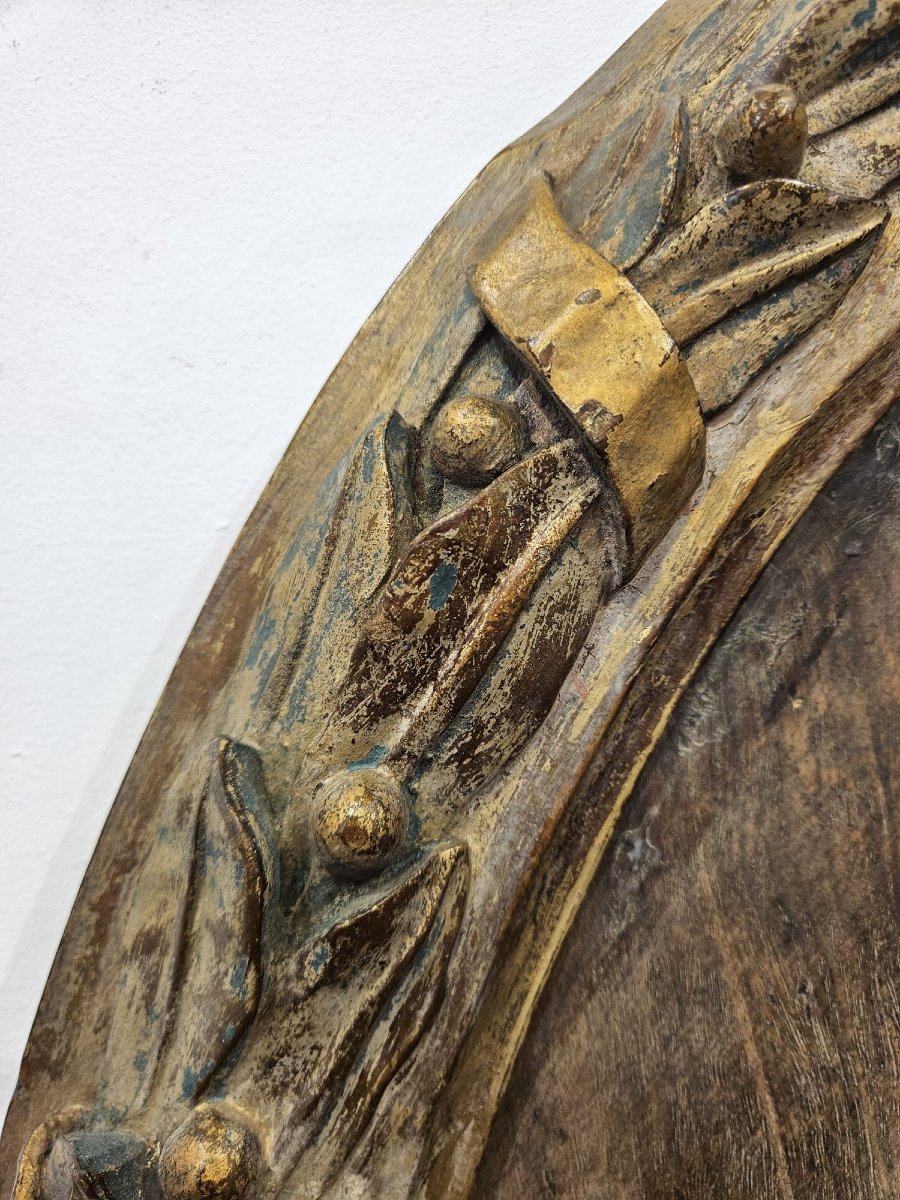 Médaillon ovale sculpté représentant Sainte Marguerite – Fin du XVIIe siècle-photo-6