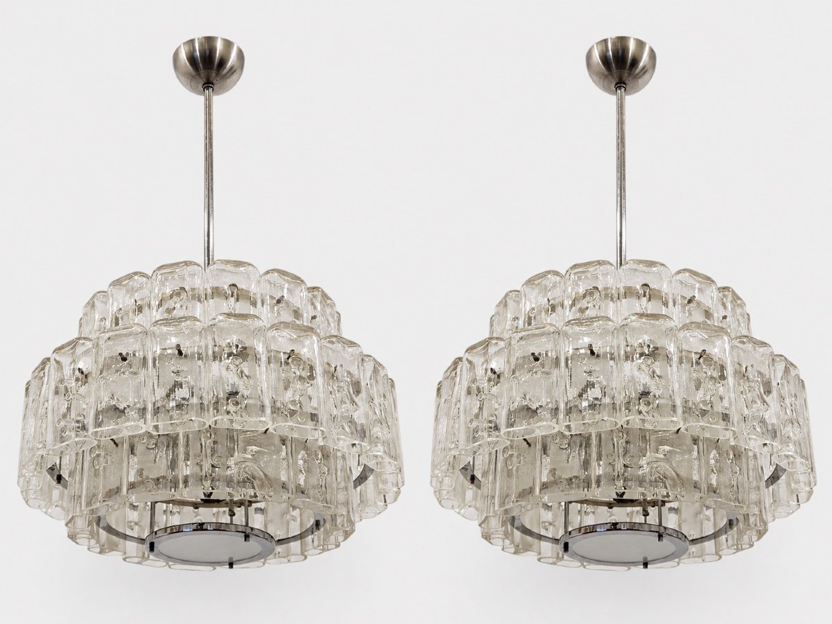 Paire de lustres DORIA-Werkstätten en verre et métal chromé – Années 1960