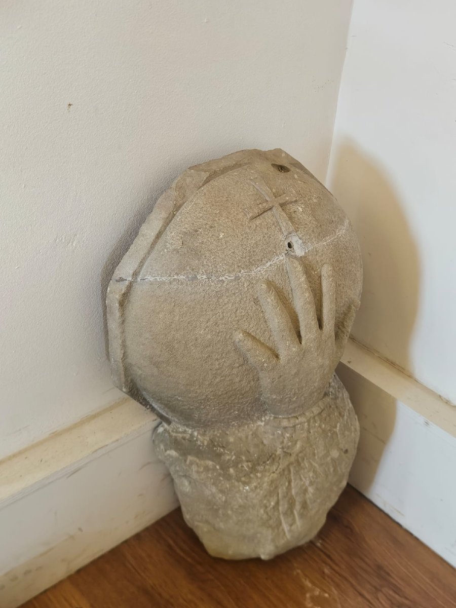 Antique Stone Holy Water Font With A Hand-carved Cross – 17th Century-photo-3