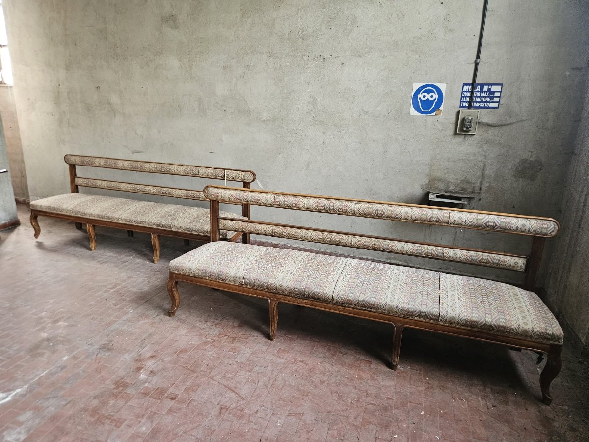 Paire de grandes banquettes piémontaises en noyer – Milieu du XIXe siècle-photo-3