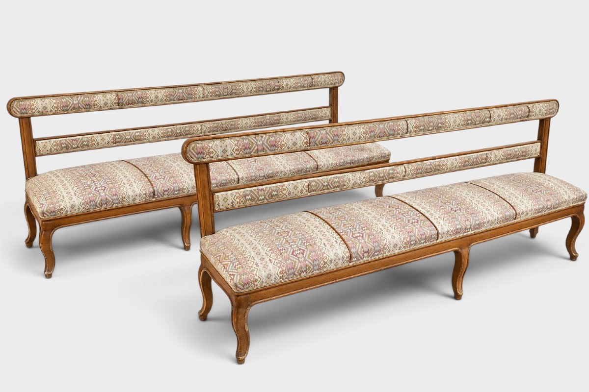 Paire de grandes banquettes piémontaises en noyer – Milieu du XIXe siècle