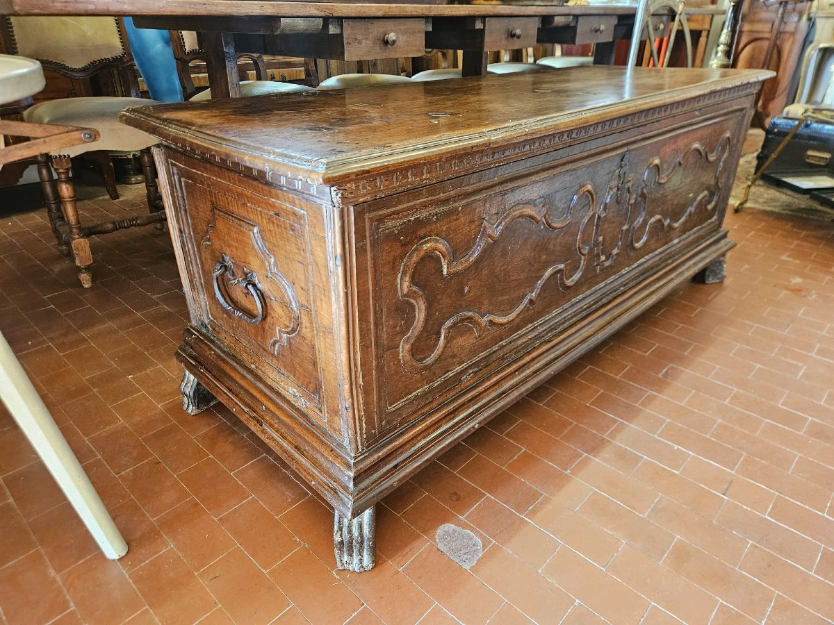 Coffre ancien en noyer  – XVIIIe siècle-photo-2