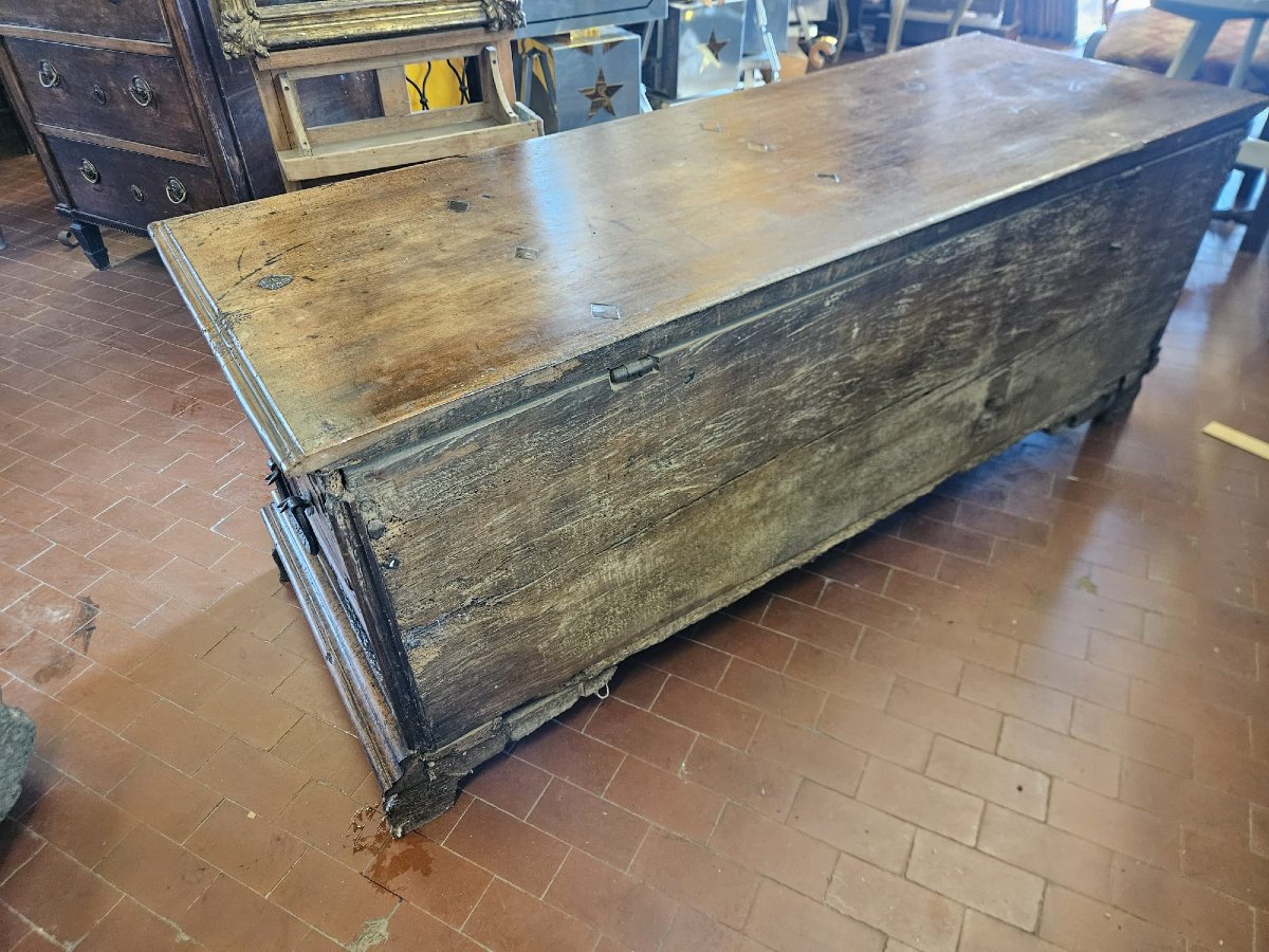 Coffre ancien en noyer  – XVIIIe siècle-photo-3