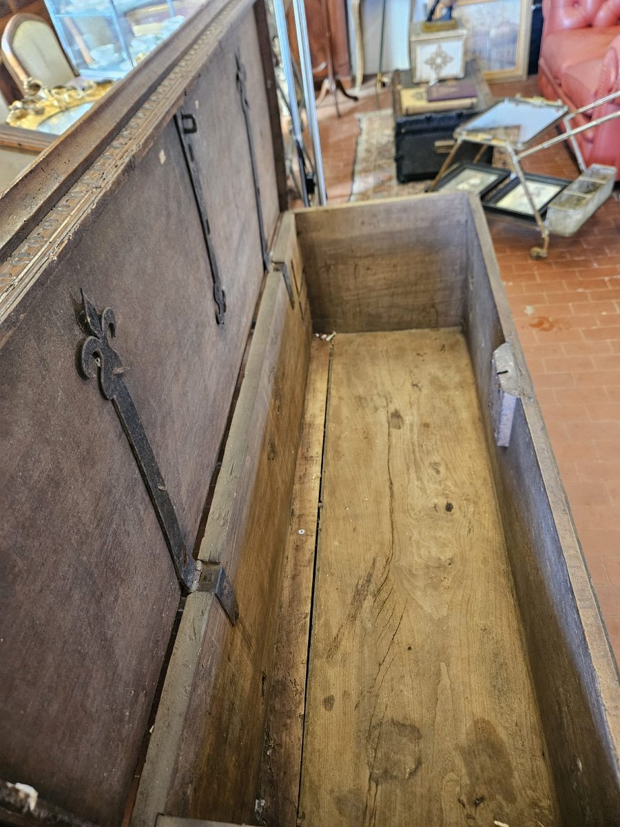 Coffre ancien en noyer  – XVIIIe siècle-photo-4