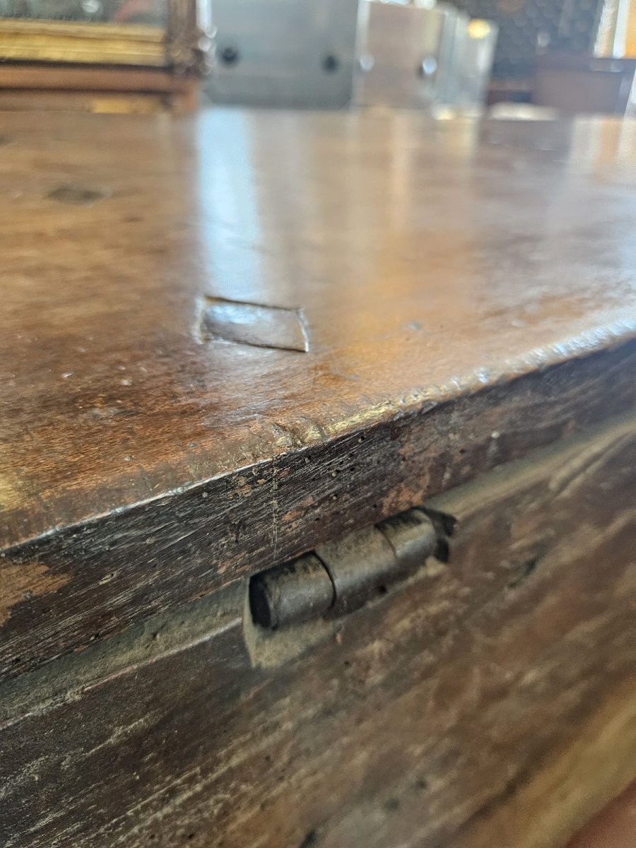 Coffre ancien en noyer  – XVIIIe siècle-photo-6