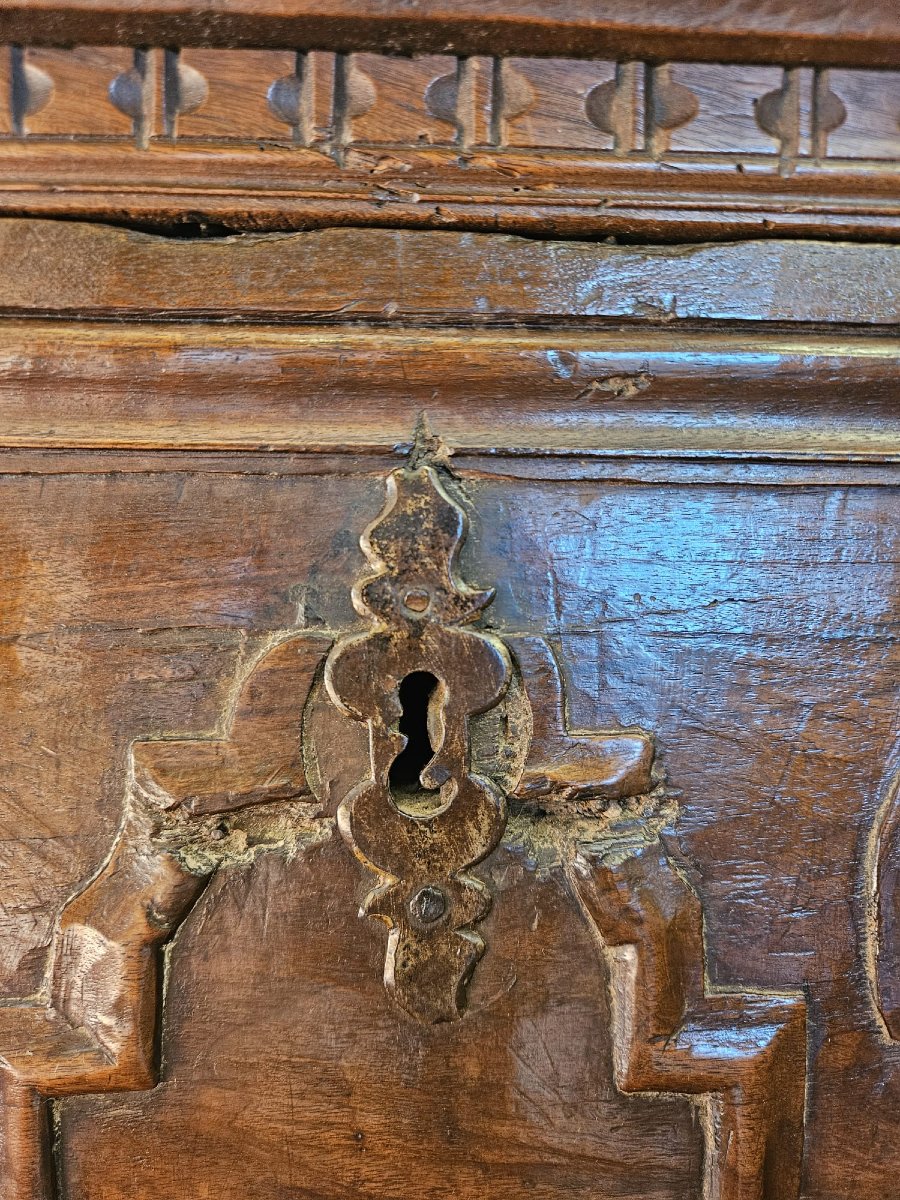 Coffre ancien en noyer  – XVIIIe siècle-photo-8
