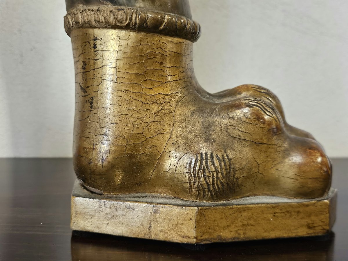 Paire de cornes de bœuf avec socles en bois sculpté et doré – Première moitié du XIXe siècle-photo-3