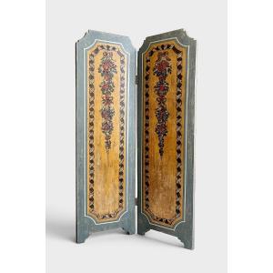 Lacquered Wooden Screen Featuring Original 18th-century Elements
