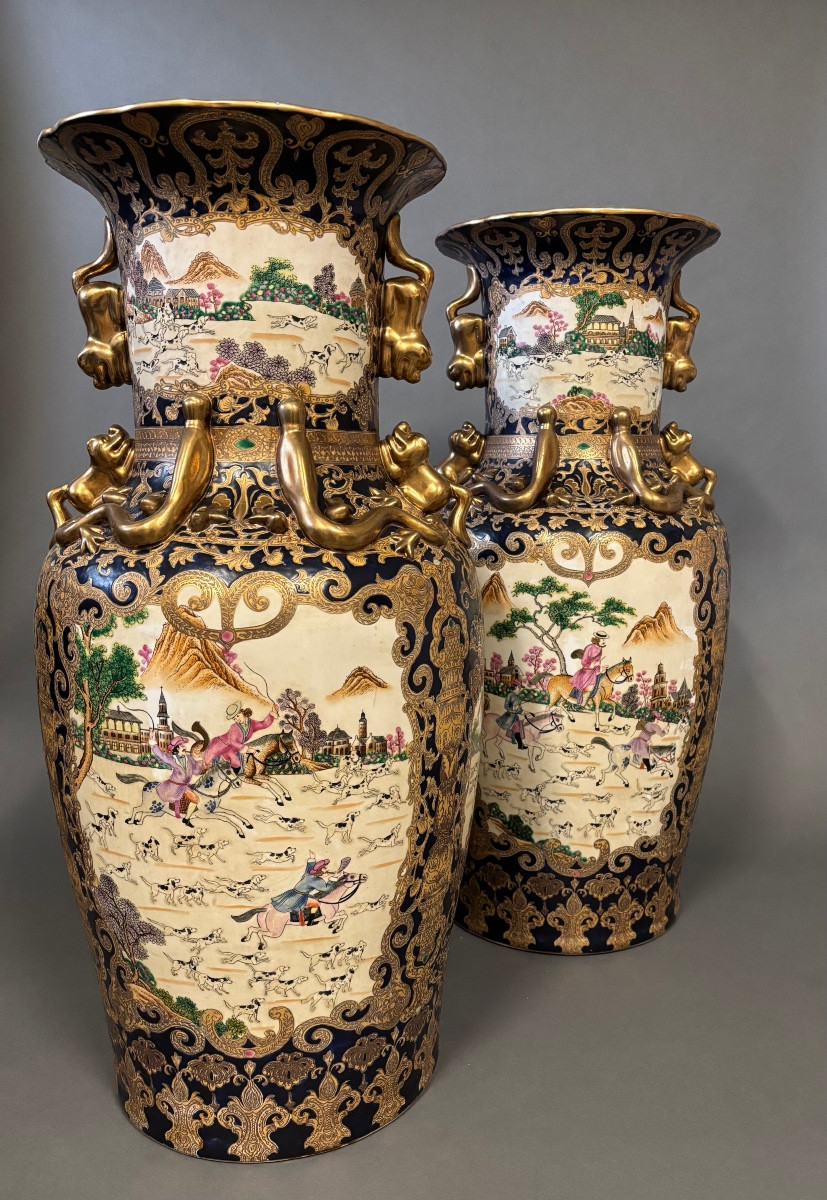 Large Vase. China In The 20th Century.