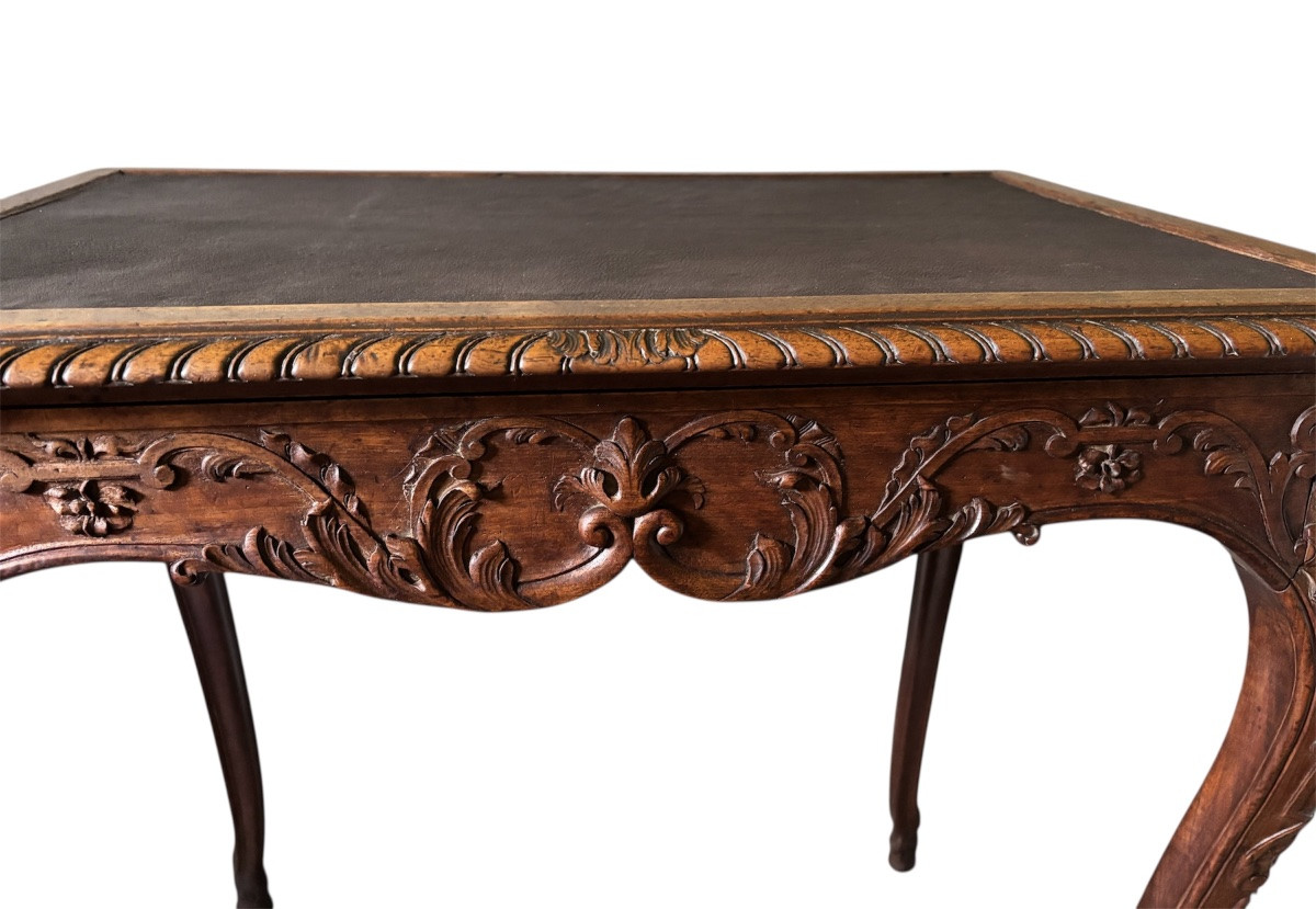 Table en noyer. 19ème siècle.-photo-3