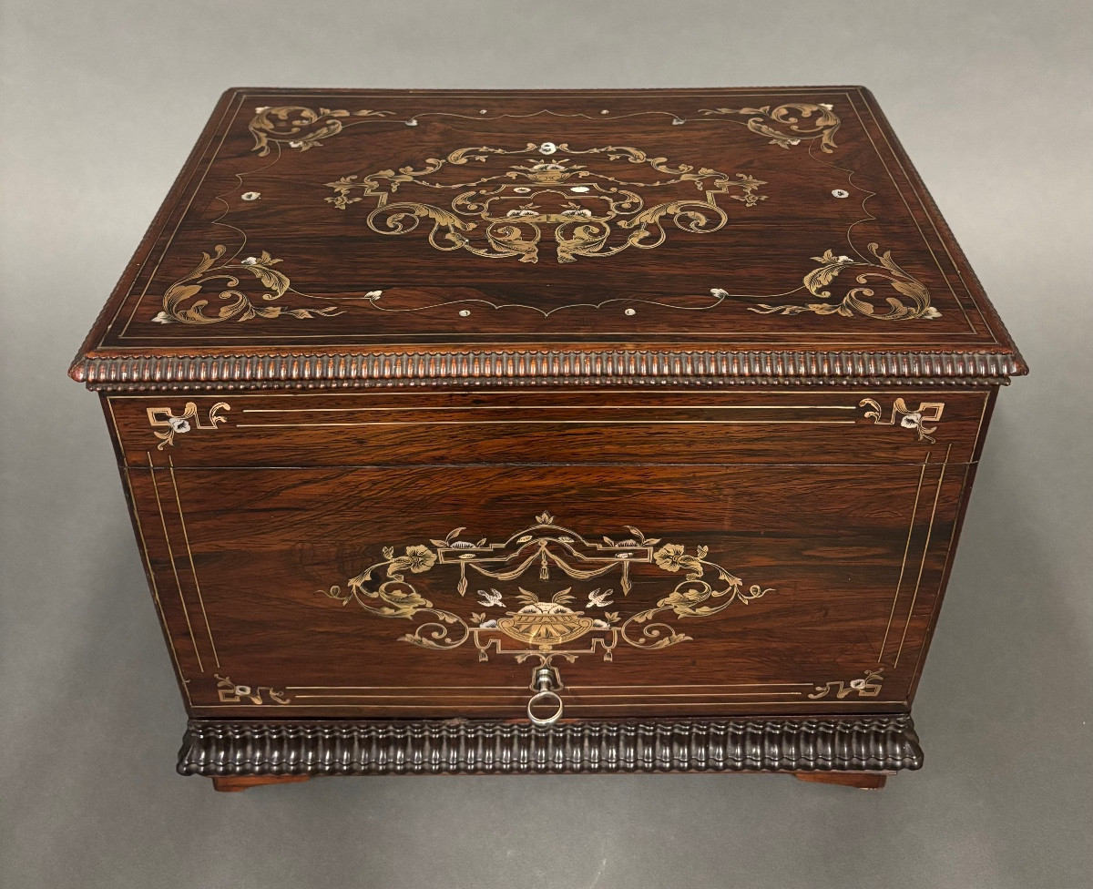 Bar en palissandre. XIXe siècle.