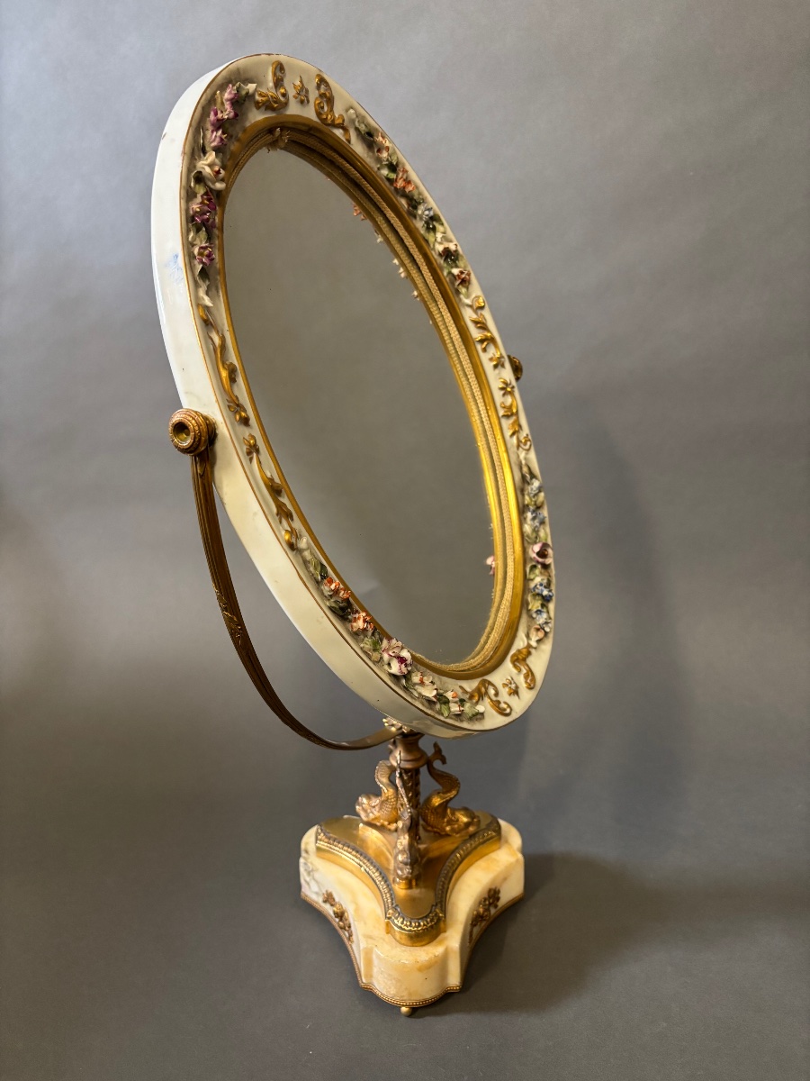 Miroir. Porcelaine de Dresde, Allemagne.