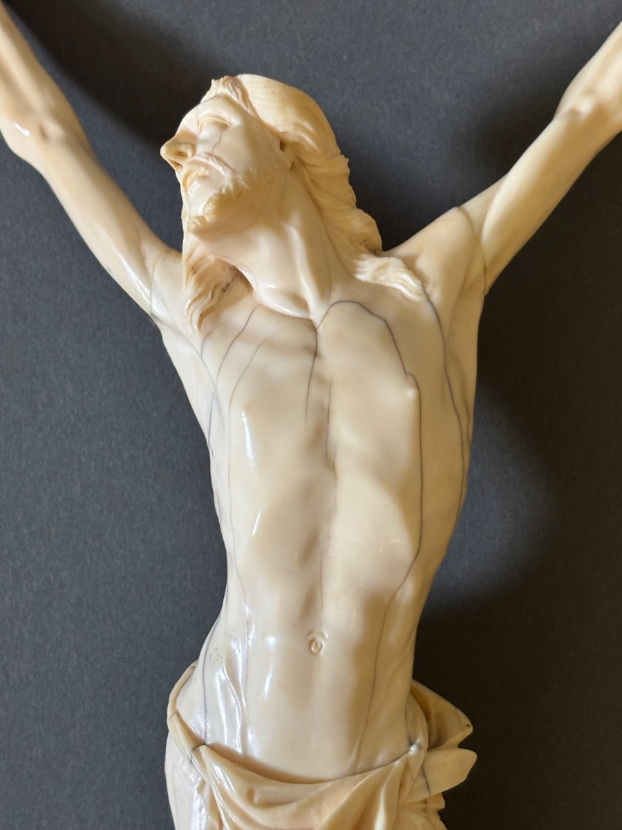 Christ. Ivoire. XVIIIe siècle.-photo-2