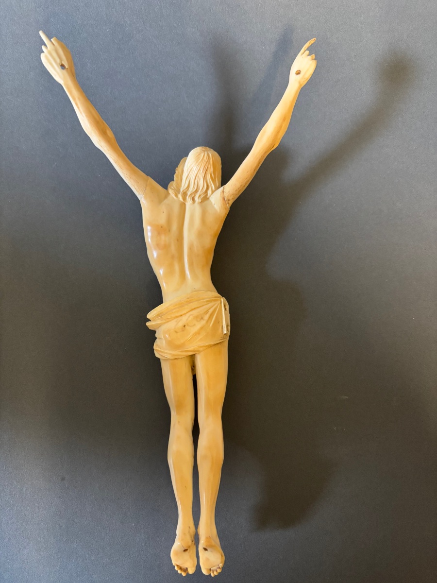 Christ. Ivoire. XVIIIe siècle.-photo-2
