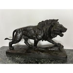 Sculpture de lion en bronze de Paul Thomas.