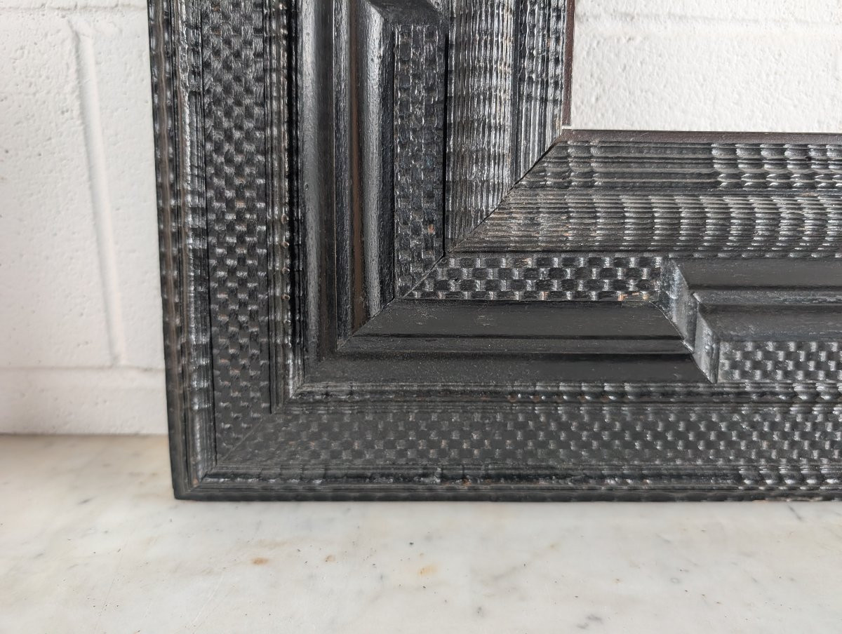Guillochè Ebonized Frame-photo-4