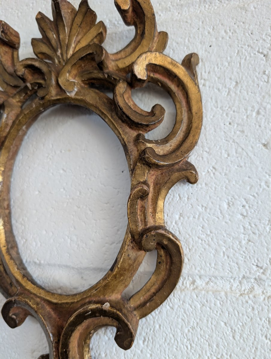 Fiorentine Oval Carved And Gilded Wooden Frame – Late 17th Century-photo-1