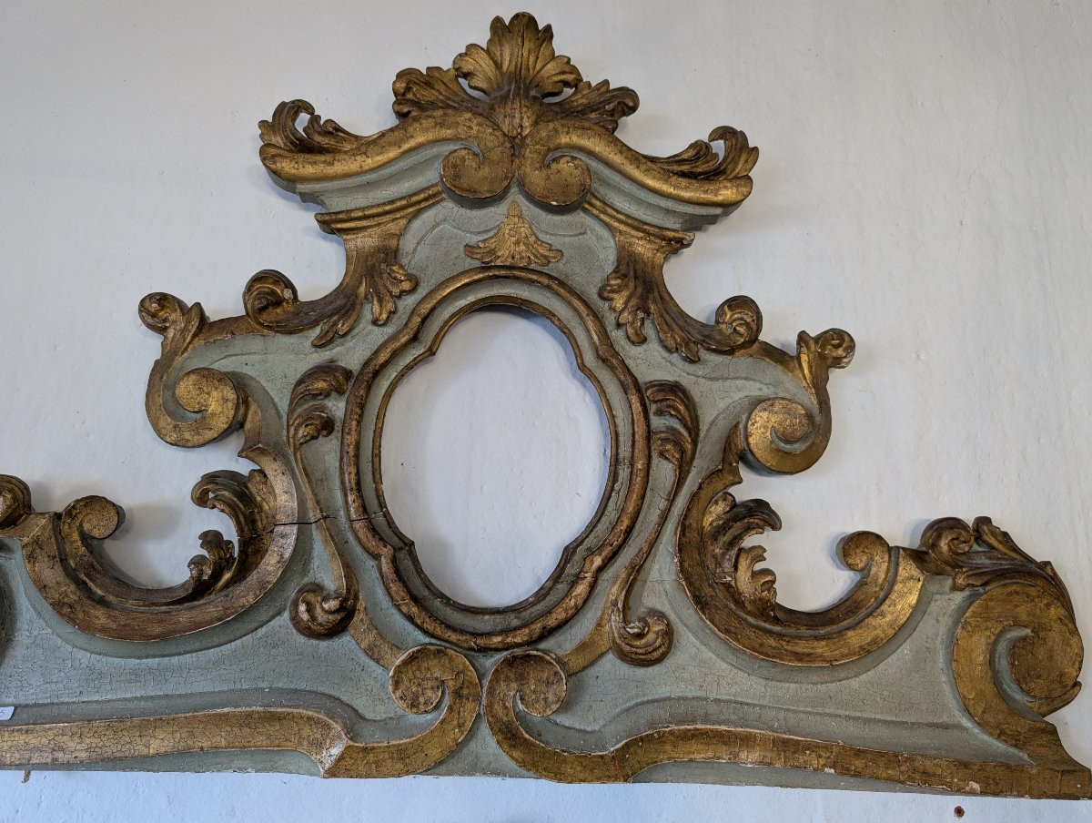 Paire de dessus-de-porte anciens laqués et dorés – début XVIIIe siècle-photo-2