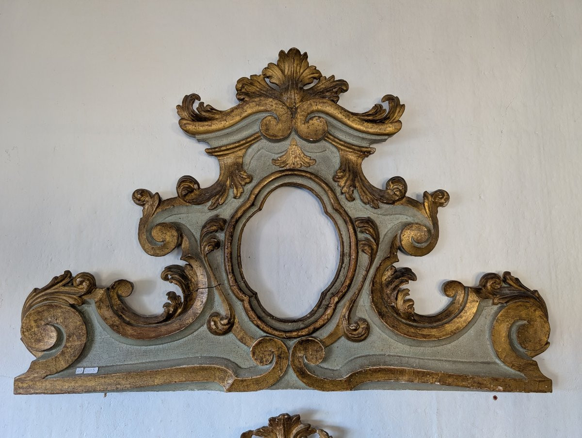 Paire de dessus-de-porte anciens laqués et dorés – début XVIIIe siècle-photo-3