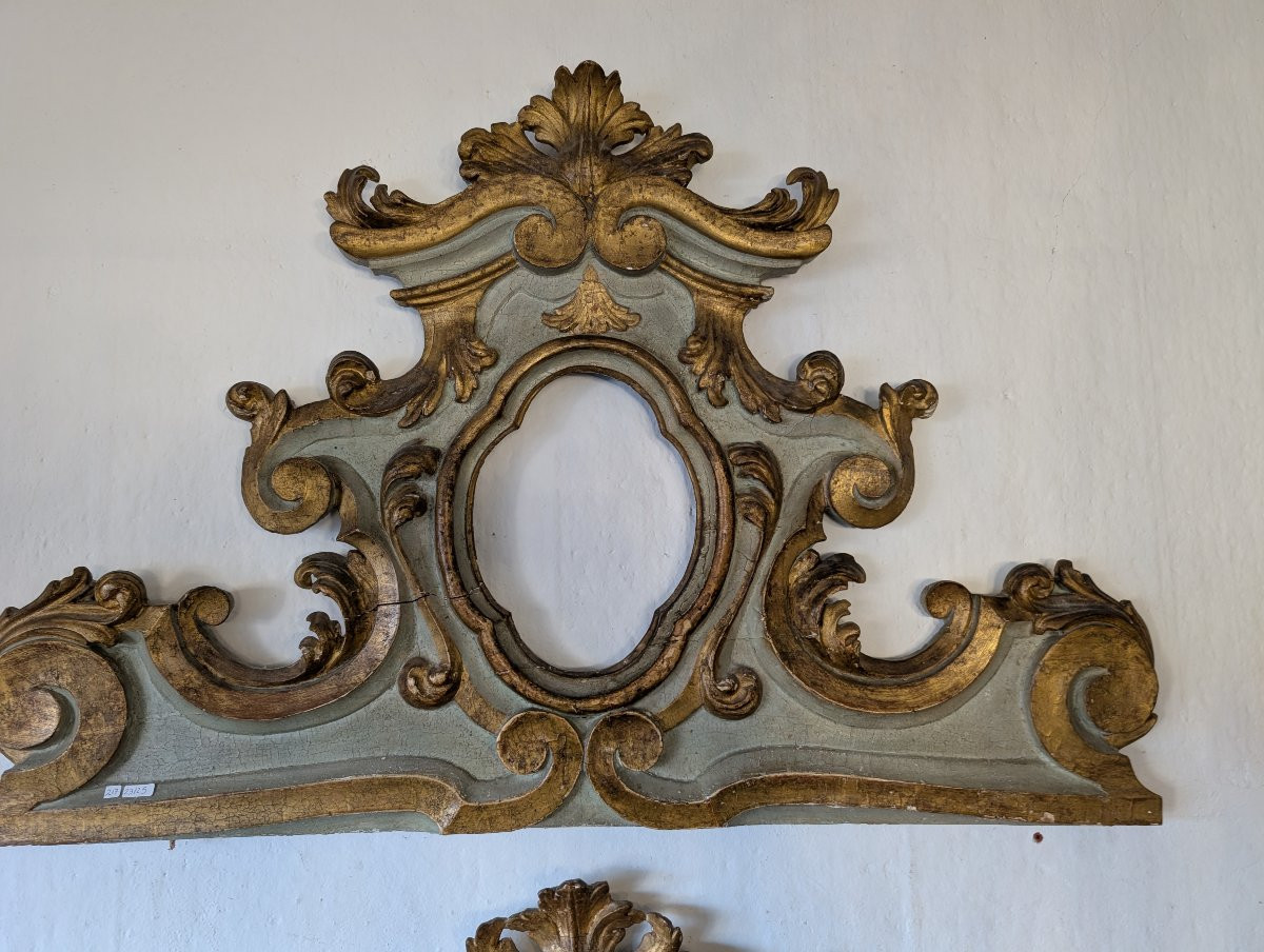 Paire de dessus-de-porte anciens laqués et dorés – début XVIIIe siècle-photo-7