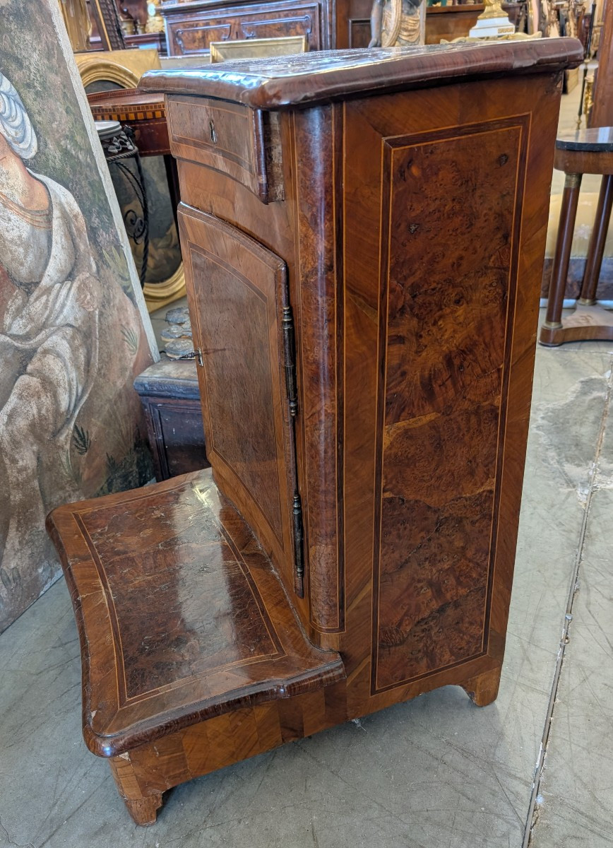 Élégant prie-Dieu italien marqueté et plaqué – milieu du XVIIIe siècle-photo-1