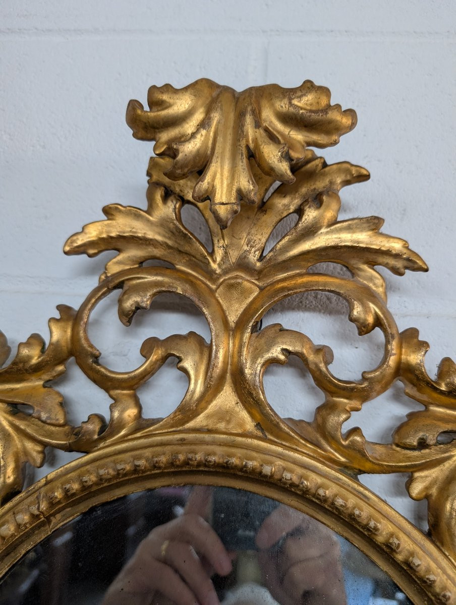 Miroir ovale florentin en bois sculpté et doré à la feuille d’or – milieu XIXe siècle-photo-3