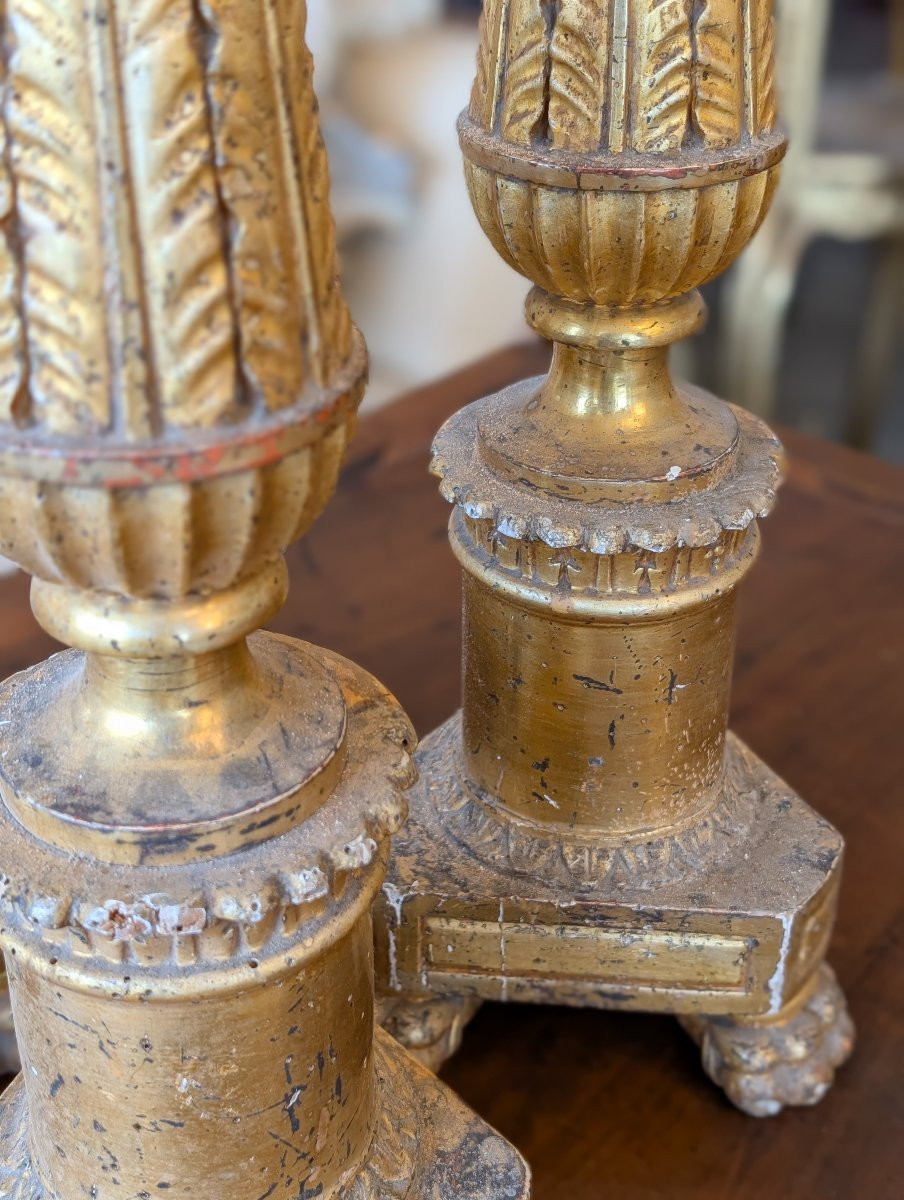 Suite de quatre bougeoirs Louis XVI en bois doré à la mecca, fin XVIIIe siècle-photo-2